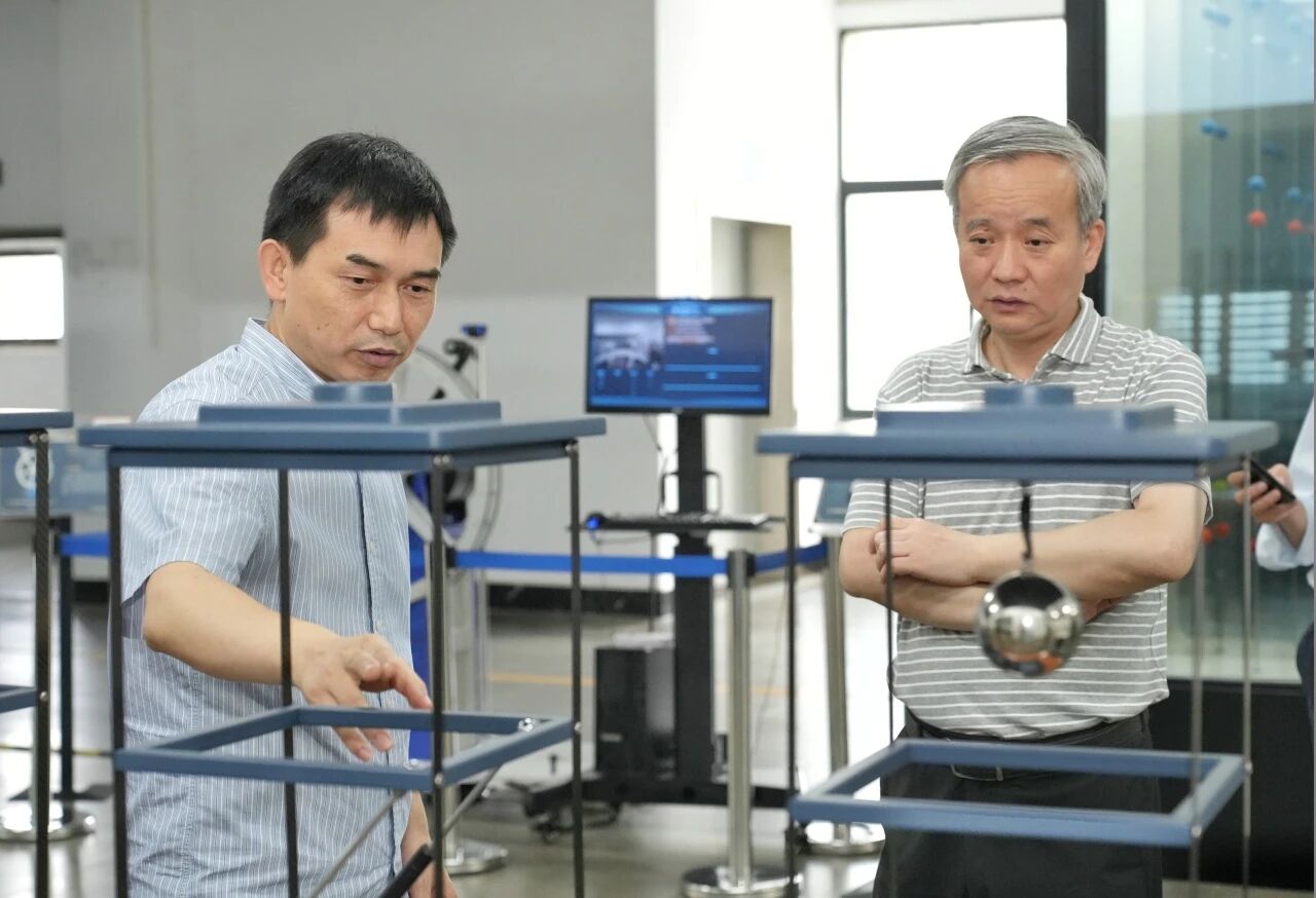 中國(guó)科技館館長(zhǎng)郭哲一行赴磐石科技考察調(diào)研